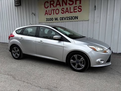 Used 2014 Ford Focus SE w/ SE Sport Package FWD image 9