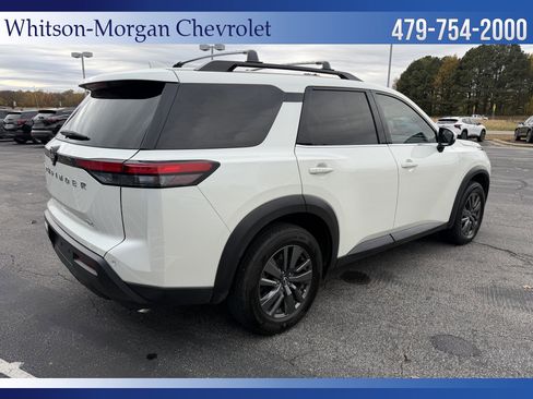 Used 2022 Nissan Pathfinder SV image 5