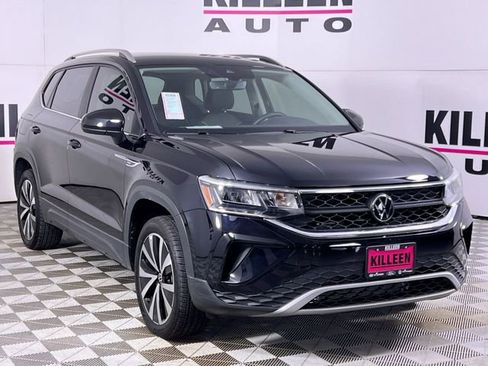 Used 2024 Volkswagen Taos SE image 9