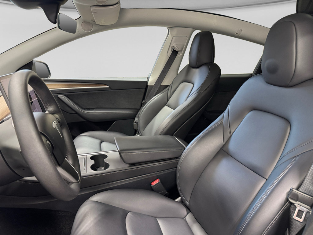 Used 2025 Tesla Model Y Long Range RWD image 16