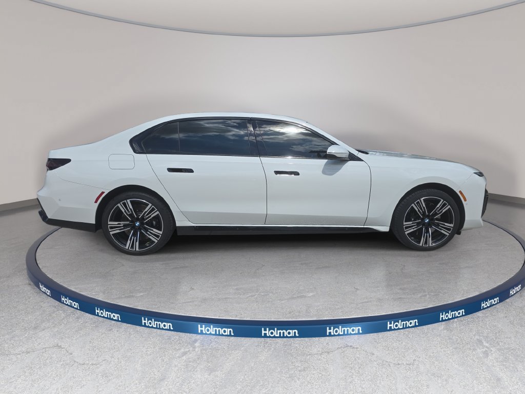 Used 2026 BMW 760i xDrive w/ Executive Package AWD/4WD image 5