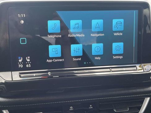 Used 2025 Volkswagen Atlas Cross Sport SE FWD image 23
