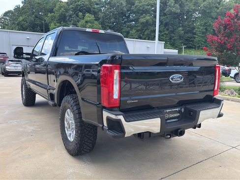 Used 2023 Ford F250 XLT AWD/4WD image 10