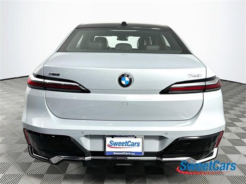 Used 2025 BMW 740i xDrive image 6