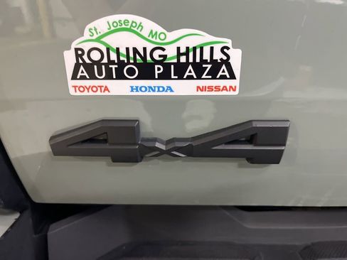 Used 2025 Toyota Tundra SR5 w/ SR5 Premium Package AWD/4WD image 46