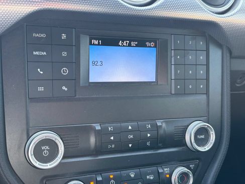 Used 2019 Ford Mustang GT RWD image 8