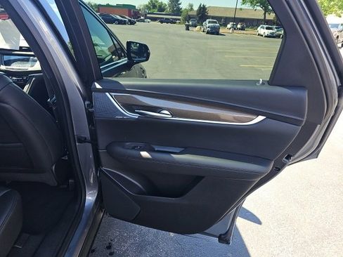 Used 2022 Cadillac XT5 Premium Luxury image 17