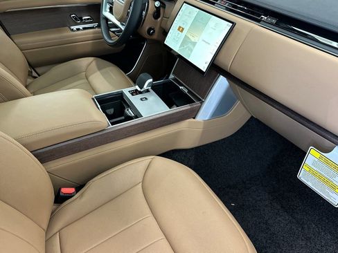 New 2026 Land Rover Range Rover Long Wheelbase SE AWD/4WD image 27