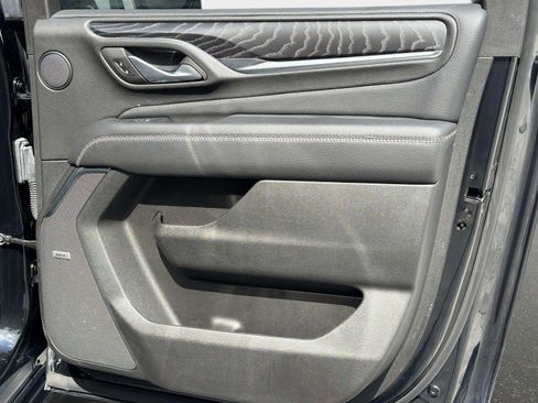 Used 2023 GMC Yukon XL Denali AWD/4WD image 24