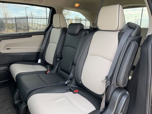 Certified 2026 Honda Odyssey Elite image 27
