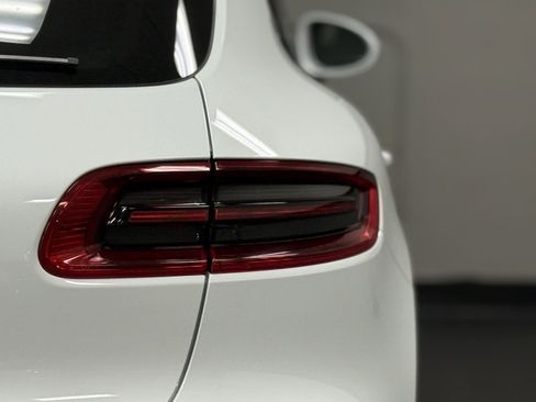 Used 2017 Porsche Macan S image 11