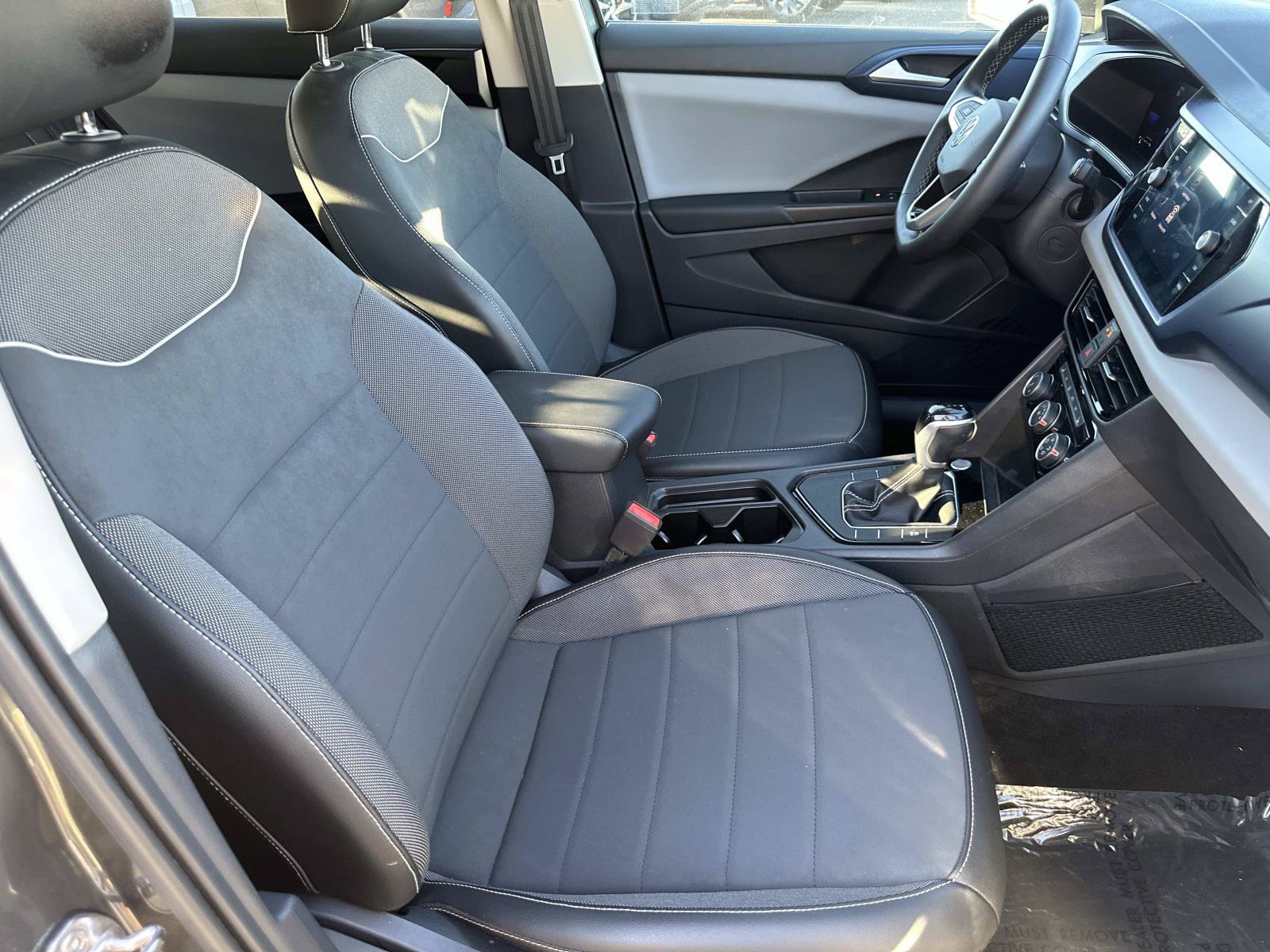 Certified 2023 Volkswagen Taos SE FWD image 29
