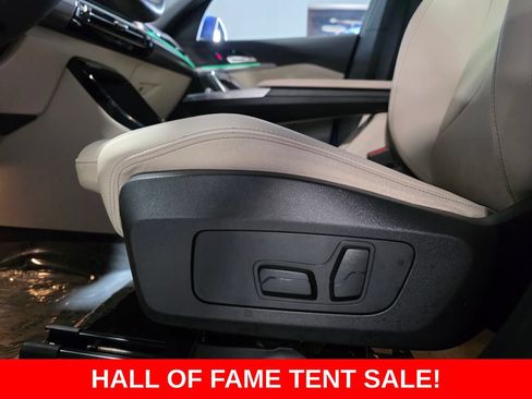 Used 2025 BMW X2 xDrive28i AWD/4WD image 13