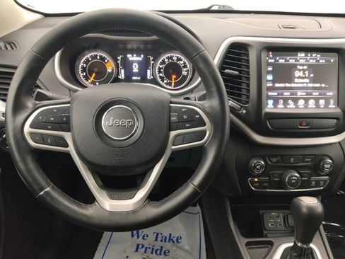 Used 2018 Jeep Cherokee Latitude Plus image 22