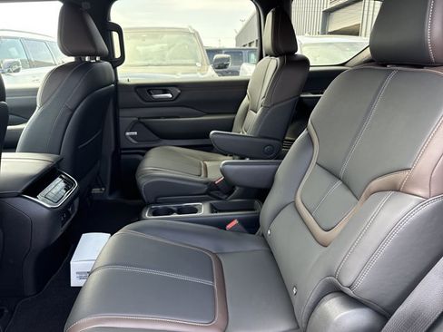 Certified 2026 Nissan Armada SL w/ Captain's Chari Seat Package AWD/4WD image 13