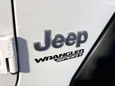 Used 2020 Jeep Wrangler Sport AWD/4WD image 32
