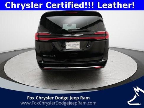 Certified 2024 Chrysler Pacifica Touring-L image 26