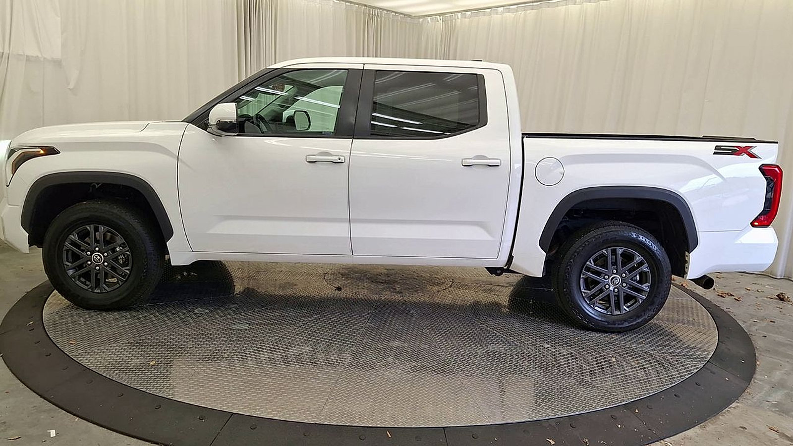 Used 2024 Toyota Tundra SR5 w/ SR5 Convenience Package AWD/4WD image 11