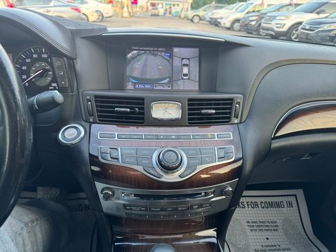 Used 2015 INFINITI Q70 Hybrid w/ Deluxe Touring Package image 15