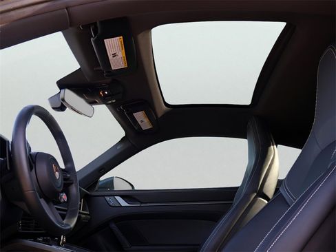 Certified 2025 Porsche 911 Carrera image 37
