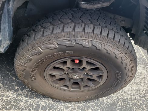 Used 2021 Toyota Tacoma SR5 RWD image 9