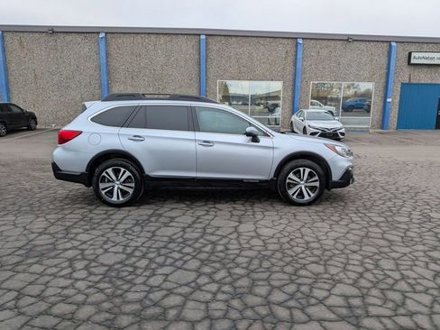 Used 2018 Subaru Outback 2.5i Limited image 4