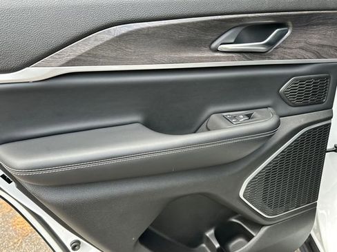 Used 2022 Jeep Grand Cherokee Limited 4xe image 12