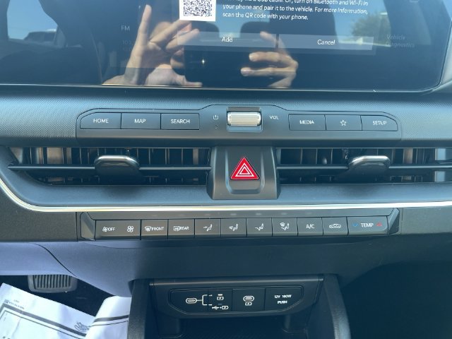 Used 2025 Kia K4 FWD image 24