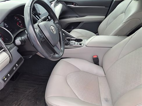 Used 2022 Toyota Camry XSE image 18