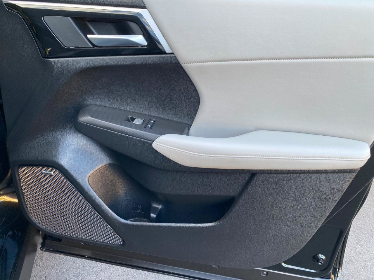Used 2025 Mitsubishi Outlander SE FWD image 54