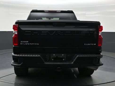 Used 2019 Chevrolet Silverado 1500 Custom w/ Custom Value Package RWD image 4