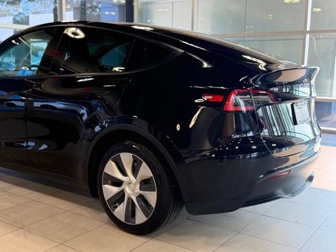 Used 2021 Tesla Model Y Long Range AWD/4WD image 13