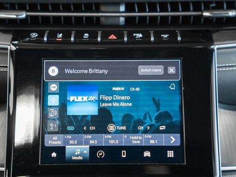 Used 2023 Jeep Grand Cherokee Altitude AWD/4WD image 20