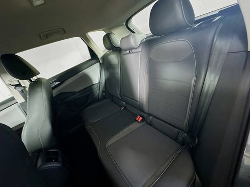 Used 2024 Volkswagen Taos SE image 25