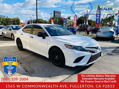 Used 2019 Toyota Camry SE FWD image 15