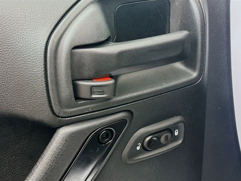 Used 2017 Jeep Wrangler Unlimited Sahara image 15