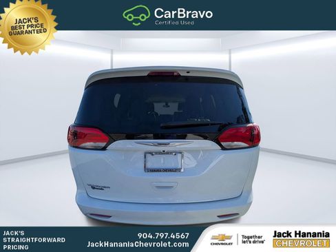 Used 2021 Chrysler Voyager Lxi FWD image 4