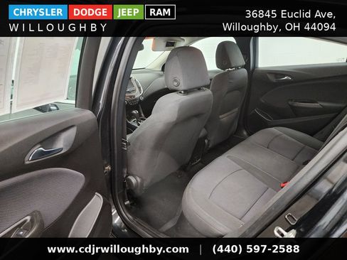 Used 2018 Chevrolet Cruze LT FWD image 25
