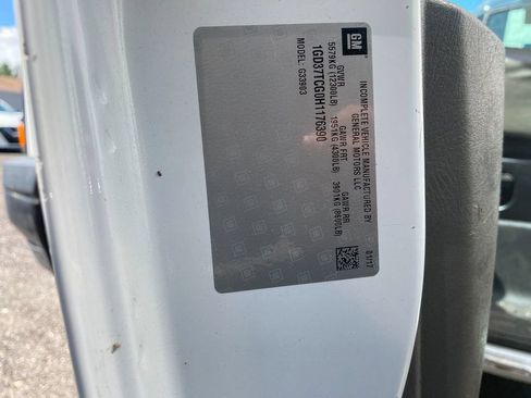 Used 2017 GMC Savana 3500 Extended RWD image 22