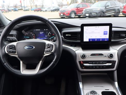 Used 2022 Ford Explorer XLT w/ Equipment Group 202A image 15