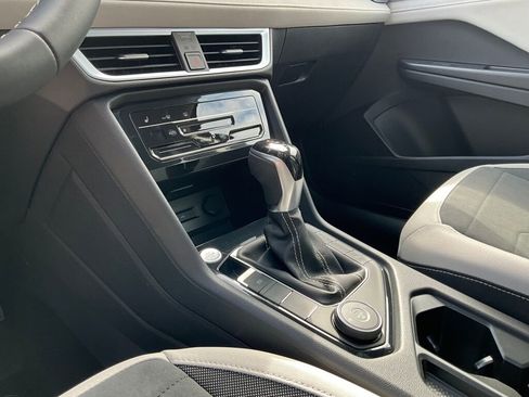 New 2025 Volkswagen Taos SE image 19