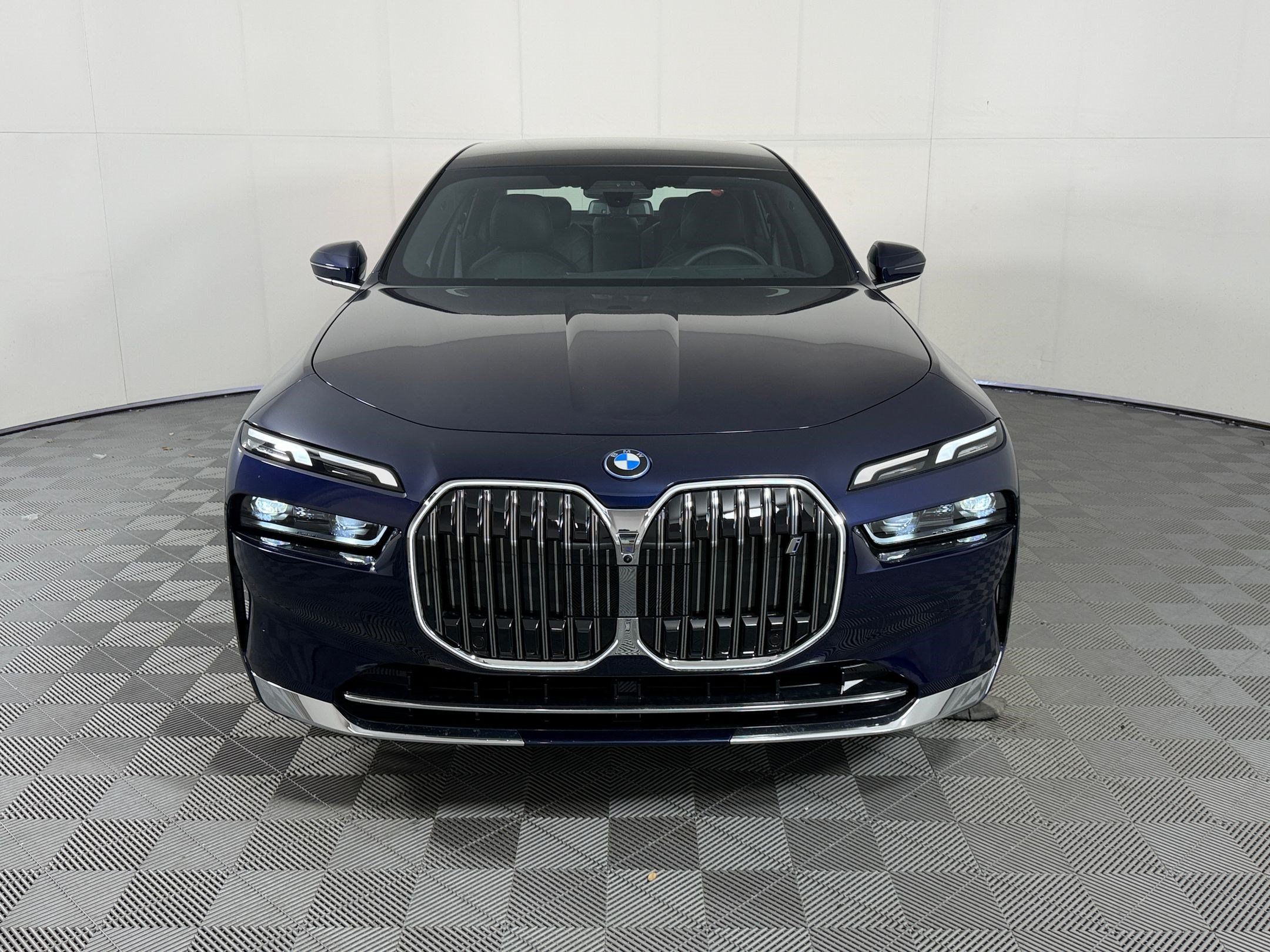Used 2026 BMW i7 eDrive50 RWD image 6