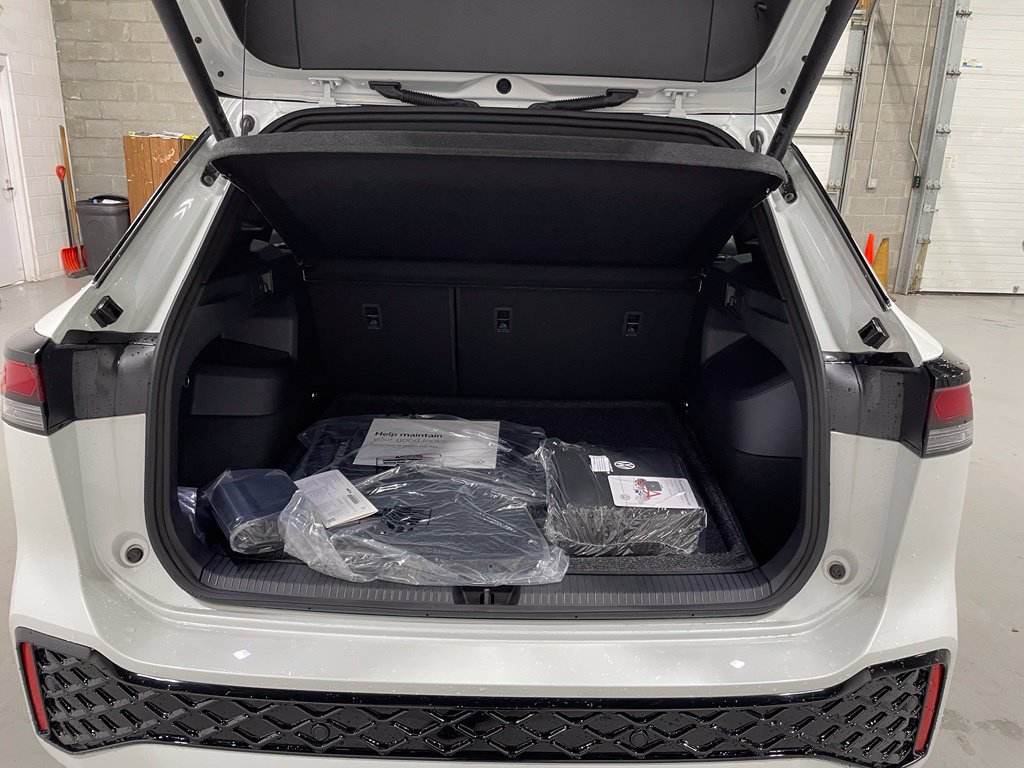 New 2026 Volkswagen Tiguan SE R-Line AWD/4WD image 13