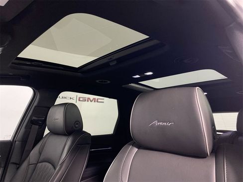 Used 2022 Buick Enclave Avenir w/ Avenir Technology Package image 22