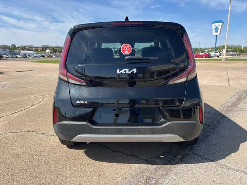 Used 2025 Kia Soul LX w/ LX Technology Package image 4