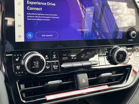 New 2026 Toyota Highlander Limited image 16