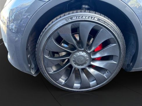 Used 2022 Tesla Model Y Performance image 21