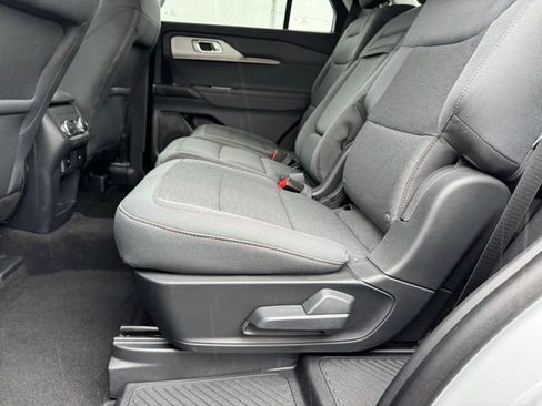 Certified 2025 Ford Explorer Active AWD/4WD image 10