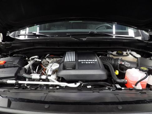 Used 2026 Chevrolet Suburban RST w/ Comfort Package AWD/4WD image 36