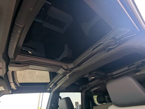 New 2026 GMC Hummer EV SUV AWD/4WD image 21